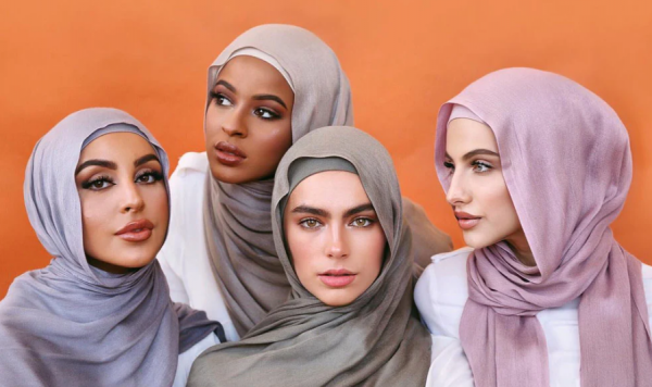 Hijab dengan lipatan cantik di bagian depan